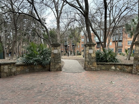 Bosque-Park-entry.jpeg